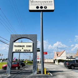 Trademark Coins and Currency - Out front signage