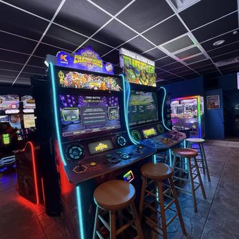 Eddie's Bar & Grill - Sports Bars Near Me - Dunedin, Florida Eddie's Bar & Grill - Sports Bars Near Me - Dunedin, Florida