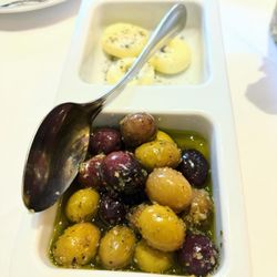 Restaurante Escondidinho - Olive appetizer!