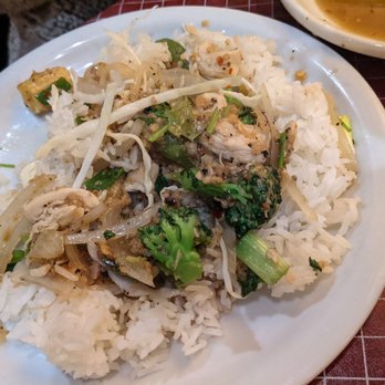 Kannika's Thai Kitchen - Garlic stir fry with chicken - Thai Near Me - Greenville, South Carolina Kannika's Thai Kitchen - Garlic stir fry with chicken - Thai Near Me - Greenville, South Carolina