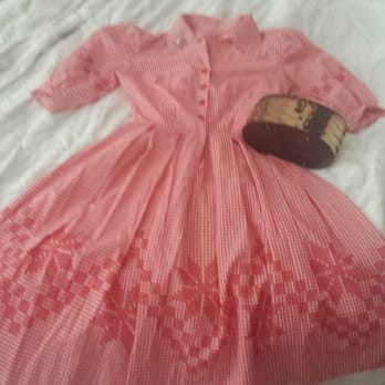 Spring Antique Mall - I bought a gorgeous 1950s dress & lucite metal purse from this antique mall. The prices were fair, staff were friendly. - Antiques Near Me - Spring, Texas