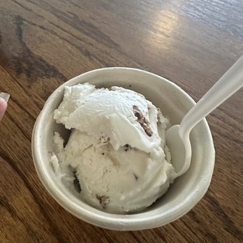 Brown Cow Ice Cream Parlor - Vegan butter pecan - Ice Cream & Frozen Yogurt Near Me - Forest Park, Illinois