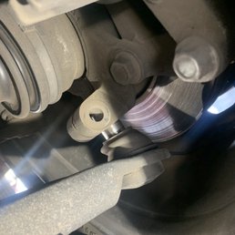 no bolt on the lower control arm/