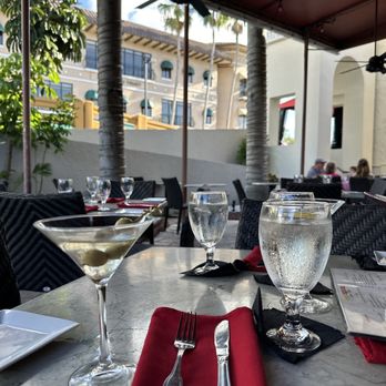 Luigis Tuscan Grill - Patio - Italian Near Me - Fort Lauderdale, Florida Luigis Tuscan Grill - Patio - Italian Near Me - Fort Lauderdale, Florida