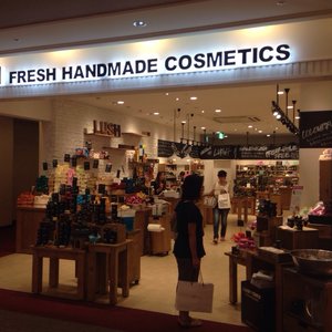 Rmk Cosmetics Beauty Supply 中央区天神1丁目4 1 福岡市 福岡県 Japan Phone Number Yelp
