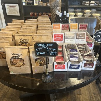 Waterside Market - Breakfast & Brunch Near Me - Vineyard Haven, Massachusetts