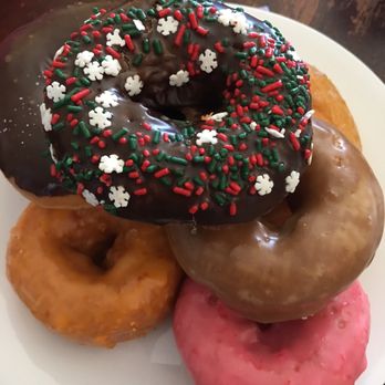 Donut Makers - Donuts Near Me - Fontana, California Donut Makers - Donuts Near Me - Fontana, California