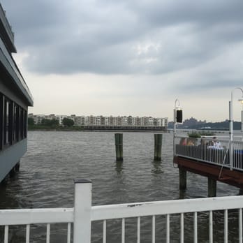 Pier 115 - Patio views - Sports Bars Near Me - Edgewater, New Jersey Pier 115 - Patio views - Sports Bars Near Me - Edgewater, New Jersey