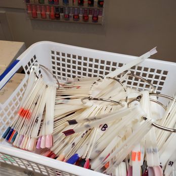 Bisou Nail Spa - SNS color selection - Nail Salons Near Me - Brooklyn, New York