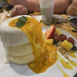 The mango Japanese pancake. Sweet and delightful.