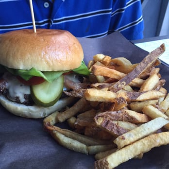 Victor - Vic Burger - American Near Me - Toronto, Ontario