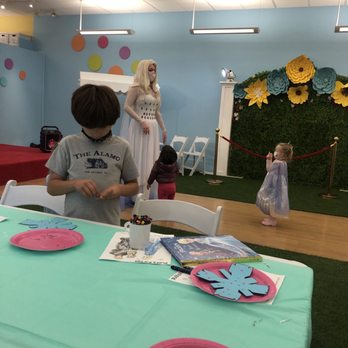 Play and Parties - Elsa and crafts - Party Characters Near Me - Orange, California Play and Parties - Elsa and crafts - Party Characters Near Me - Orange, California