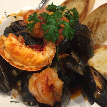 Portly Piper - Bowl Of Seafood - Pubs Near Me - Oshawa, Ontario Portly Piper - Bowl Of Seafood - Pubs Near Me - Oshawa, Ontario