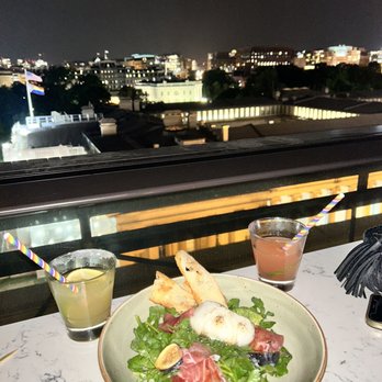 VUE Rooftop - 2 casamigos reposado mango & strawberry Margaritas with fig salad! - New American Near Me - Washington, DC, District of Columbia