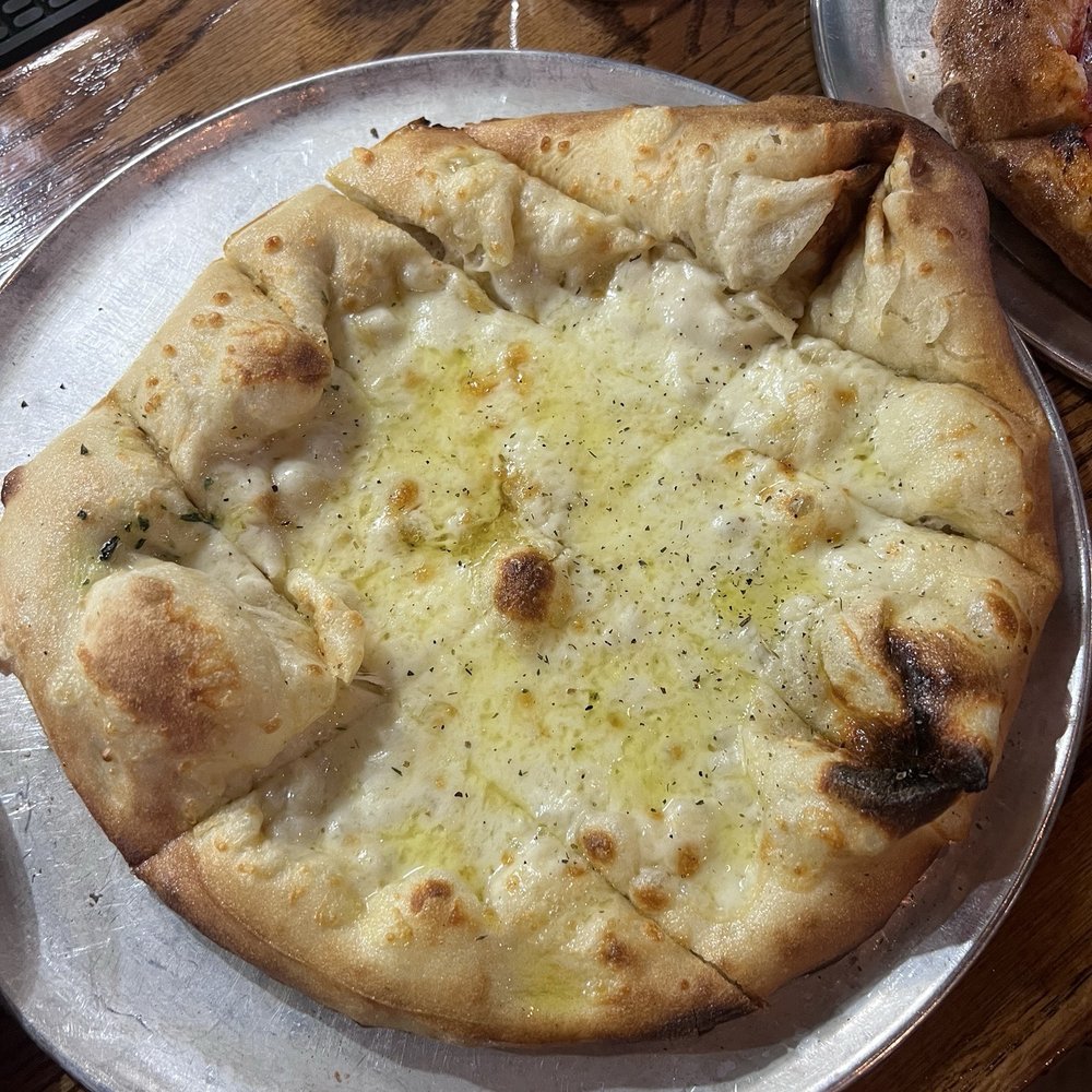 Busted Knuckle Pizzeria - Pizza Near Me - Clarksville, Tennessee
