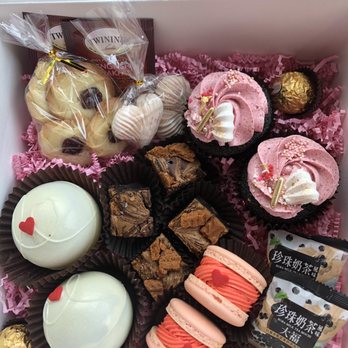 Bakes by Eileen - Vday Box 2021 - Custom Cakes Near Me