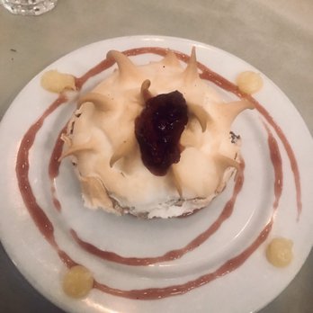 Linn's Restaurant - Raspberry lemon meringue pie - American Near Me - Cambria, California Linn's Restaurant - Raspberry lemon meringue pie - American Near Me - Cambria, California
