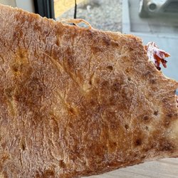New York To Go - That authentically textured and oh-so-foldable crust.