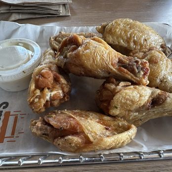 Smashburger - Garlic rosemary chicken wings - Burgers Near Me - Las Vegas, Nevada Smashburger - Garlic rosemary chicken wings - Burgers Near Me - Las Vegas, Nevada