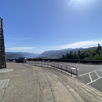 Vista House At Crown Point - Landmarks & Historical Buildings Near Me - Corbett, Oregon