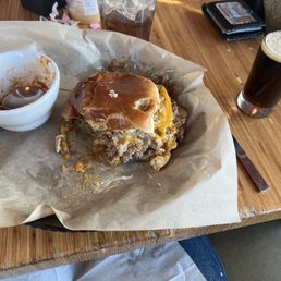 Chili, smashburger, Phil Up American brown ale Chili, smashburger, Phil Up American brown ale