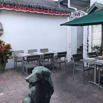 1921 Mount Dora - Courtyard - Cocktail Bars Near Me - Mount Dora, Florida