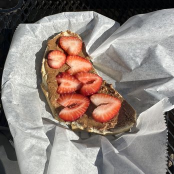 Persephone's Kitchen - Almond butter and strawberry toast - Coffee & Tea Near Me - Block Island, Rhode Island
