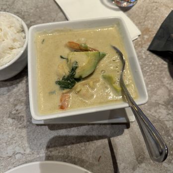 Thai Kitchen Bird Pepper - Avocado Green Curry with Prawns . - Thai Near Me - Bellevue, Washington Thai Kitchen Bird Pepper - Avocado Green Curry with Prawns . - Thai Near Me - Bellevue, Washington