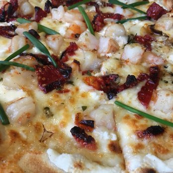 Prezzo Italian Restaurant & Bar - Boca Raton - Shrimp Scampi pizza - Italian Near Me - Boca Raton, Florida