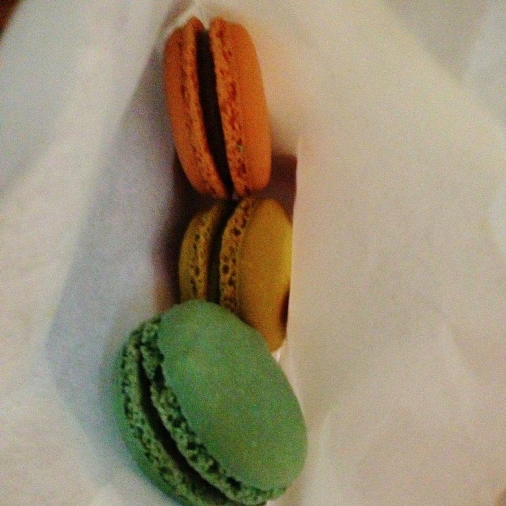Mochi - Macaroons! Caramel with caramel filling, Earl Grey, and Pistachio with chocolate filling - Ice Cream & Frozen Yogurt Near Me - Irvine, California Mochi - Macaroons! Caramel with caramel filling, Earl Grey, and Pistachio with chocolate filling - Ice Cream & Frozen Yogurt Near Me - Irvine, California