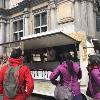 Arlecchino Gelateria - Line moves quickly - Waffles Near Me - Bruges, VWV