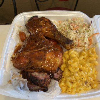 Bowlegged BBQ - Sampler with brisket, ribs, chicken, coleslaw, and Mac n cheese - Barbeque Near Me - San Diego, California