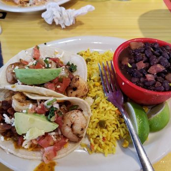Fuzzy's Taco Shop - Mexican plate with rice, beans and California Heat shrimp tacos. Very good - Mexican Near Me - Arlington, Texas