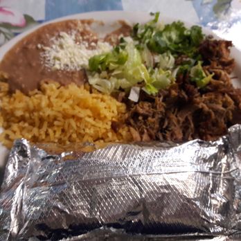 Oasis Mexican Restaurant - Carnitas plate - very good - Mexican Near Me - Ridgecrest, California