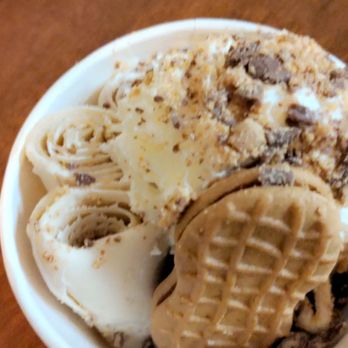 Rollin Creamery - Cookie Butter roll - Ice Cream & Frozen Yogurt Near Me - Bakersfield, California Rollin Creamery - Cookie Butter roll - Ice Cream & Frozen Yogurt Near Me - Bakersfield, California