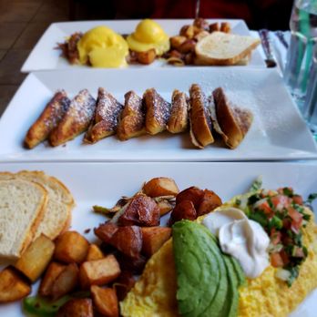 Roxanne Cafe - From the top: Corned Beef Sunrise $16, French Toast $10, California Omelet $14 - Italian Near Me - San Francisco, California Roxanne Cafe - From the top: Corned Beef Sunrise $16, French Toast $10, California Omelet $14 - Italian Near Me - San Francisco, California