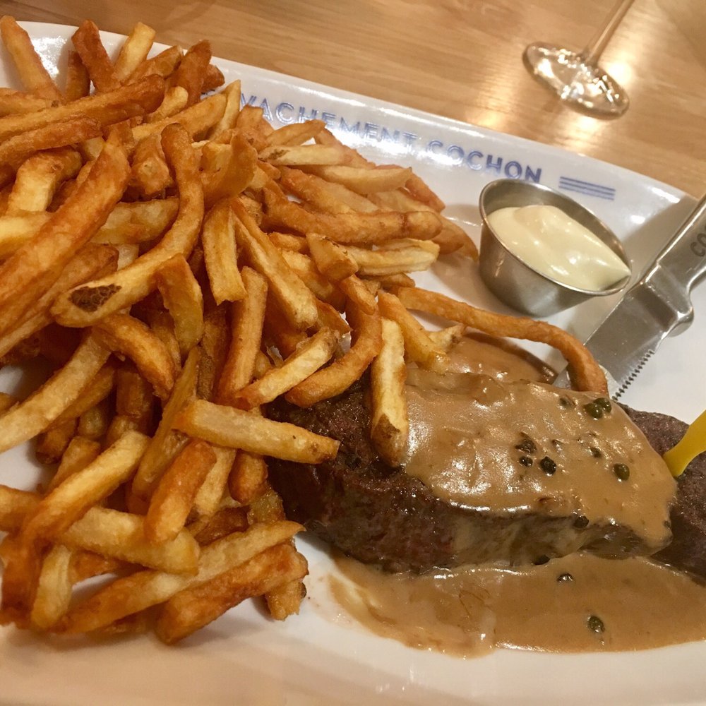 Cochon Dingue - Steak and Frites with peppercorn sauce - Canadian (New) Near Me - Lévis, Quebec Cochon Dingue - Steak and Frites with peppercorn sauce - Canadian (New) Near Me - Lévis, Quebec