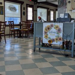 Mama B’s Diner - Inside the restaurant