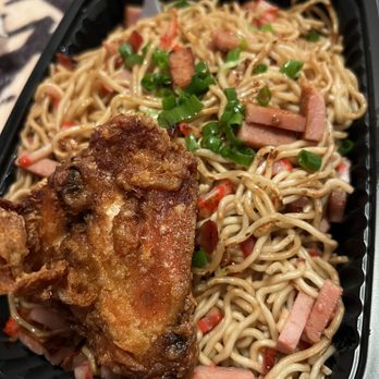 Zippy's Ewa - Fried noodles, extra garnish, no cabbage with side chicken! Yum - Diners Near Me - Ewa Beach, Hawaii Zippy's Ewa - Fried noodles, extra garnish, no cabbage with side chicken! Yum - Diners Near Me - Ewa Beach, Hawaii