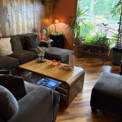 Massage at the Lake Day Spa - Cozy waiting area