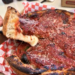 Hot Rod Willy's Pizza - Chicago deep dish