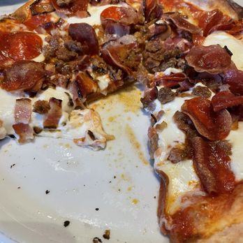 La Gallina - Pizza - Mediterranean Near Me - Lynnfield, Massachusetts