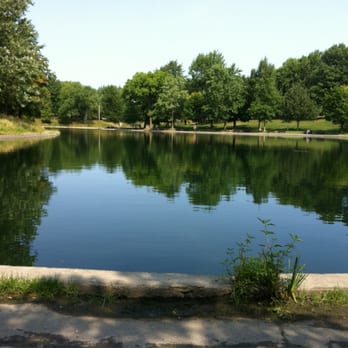 Parc la Fontaine - View of Parc Lafontaine - Parks Near Me - Montreal, Quebec Parc la Fontaine - View of Parc Lafontaine - Parks Near Me - Montreal, Quebec