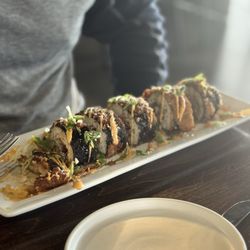 712 Eat + Drink - Fried tuna sushi