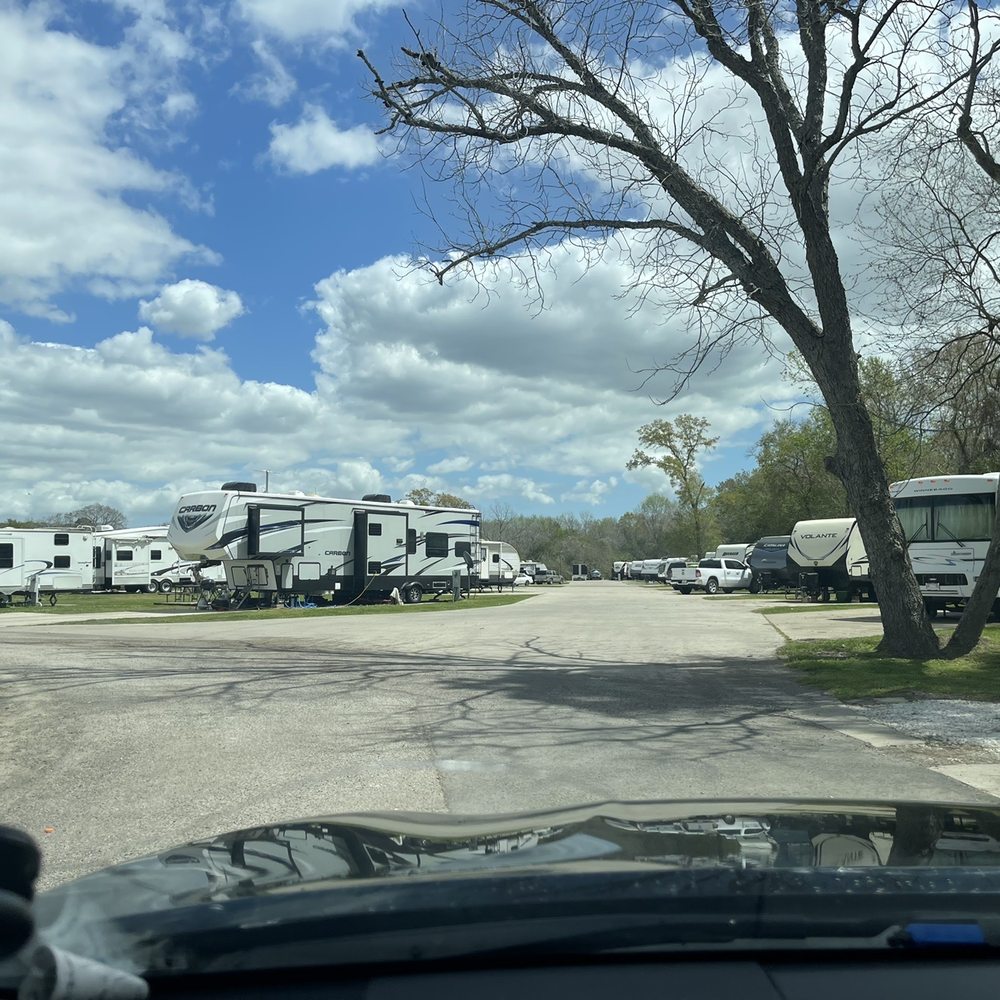 Houston Leisure RV Resort - Campgrounds Near Me - Highlands, Texas Houston Leisure RV Resort - Campgrounds Near Me - Highlands, Texas