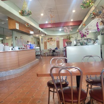 Boonie Thai Cuisine - Main area Barband more tables - Thai Near Me - Santa Maria, California