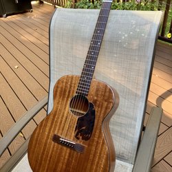 Fanny's House of Music - vintage Harmony guitar made from Honduran mahogany