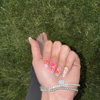 VS Nail Lounge - Nail Salons Near Me - Whittier, California