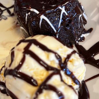 Applebee's Grill + Bar - Triple Chocolate Meltdown - American Near Me - St. George, Utah