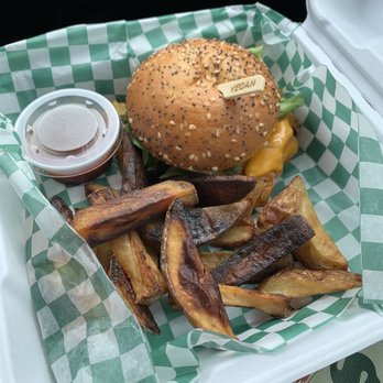 The Vegan Pantry - bbq jackfruit burger w/ air fries - Vegan Near Me - Barrie, Ontario